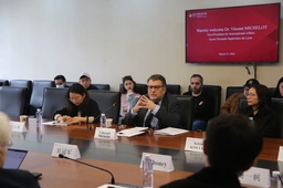 活动回顾｜法国里昂高师副校长Vincent MICHELOT应邀赴中国赌博论坛
进行学术交流